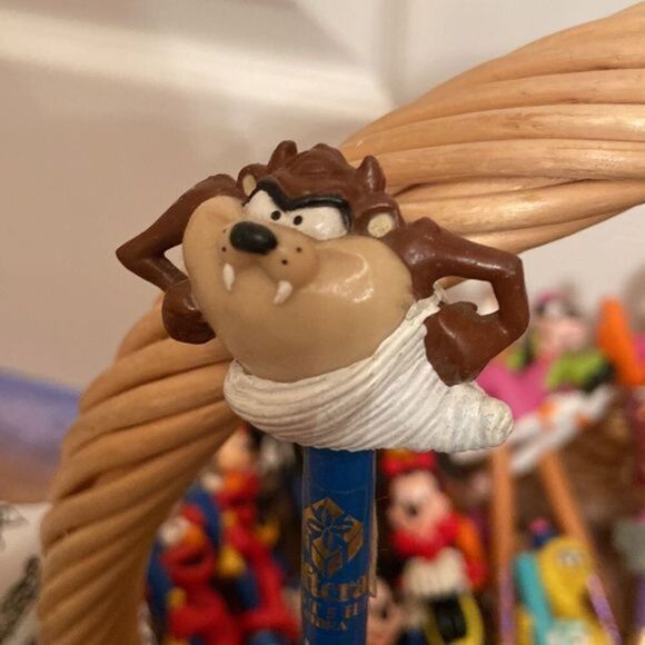 🔥3-$10🔥 NWOT TAZ WHIRLWIND PENCIL - Picture 1 of 4